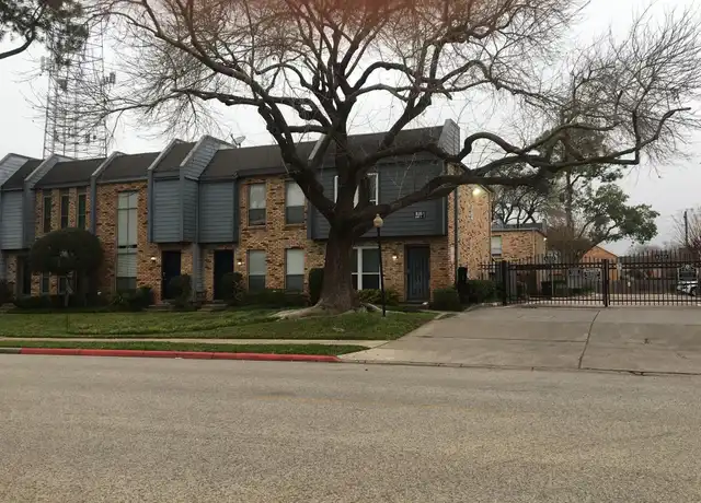 Property at 6202 Skyline Dr #9, Houston, TX, 77057, 2 beds, 1.5 baths, [object Object]