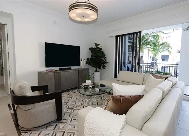Property at 1030 3rd Ave S #318, Naples, FL, 34102, 2 beds, 2.5 baths, [object Object]