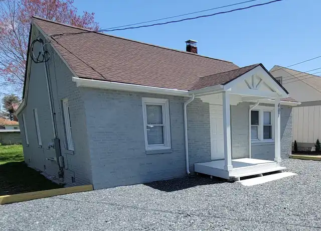 Property at 407 Meadowview Dr, Boone, NC, 28607, 3 beds, 1.5 baths, [object Object]