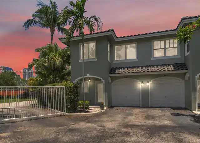 Property at 800 SW 4th Ave, Fort Lauderdale, FL, 33315, 3 beds, 2.5 baths, [object Object]