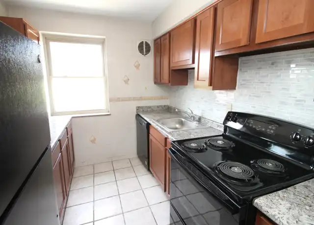 Property at 60 Markham Dr Unit C-5, Pittsburgh, PA, 15228, 2 beds, 1 bath, [object Object]