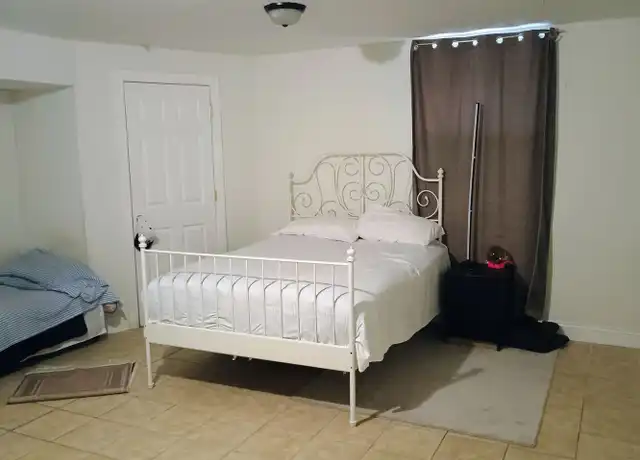 Property at 420 N 40th St Rm 1, Philadelphia, PA, 19104, 2 beds, 1 bath, [object Object]
