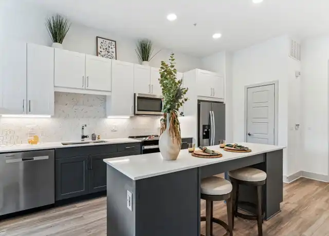 Property at 100 W. Interstate Hwy 635 Unit 635, Irving, TX, 75039, 1 bed, 1 bath, [object Object]