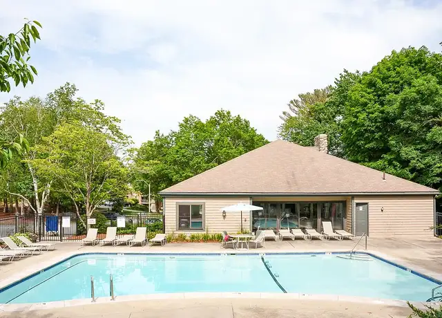 Photo of 8 Old Stone Way, Weymouth, MA 02189