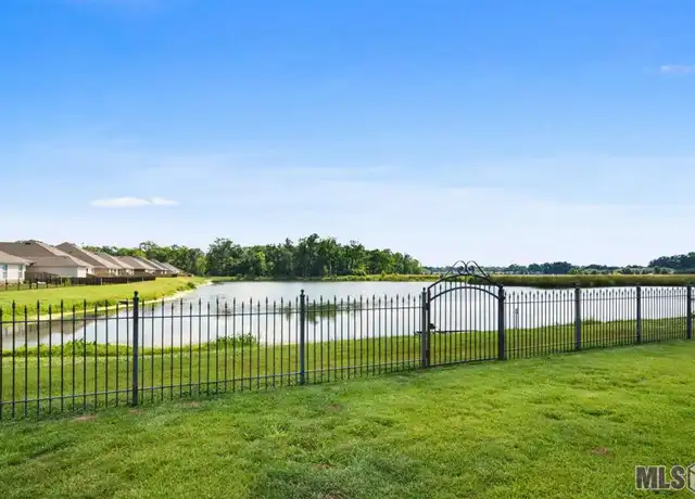 Property at 7826 Antebellum Ave, Baton Rouge, LA, 70820, 3 beds, 2 baths, [object Object]