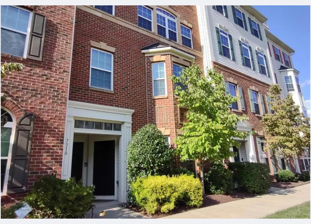 Photo of 7308 Brunson Cir, Gainesville, VA 20155