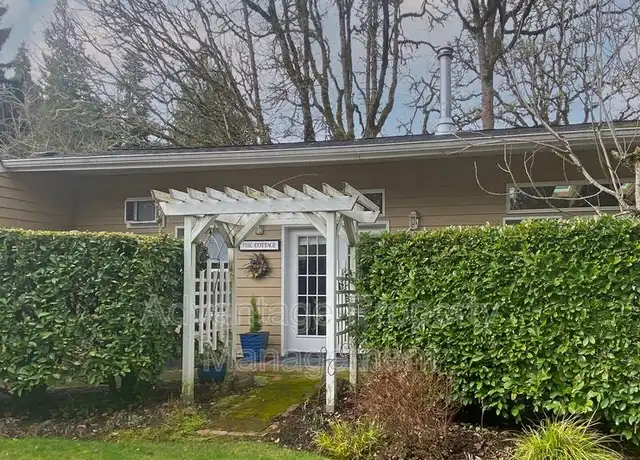 Property at 1720 SW Brooklane Dr Unit B, Corvallis, OR, 97333, 1 bed, 1 bath, [object Object]