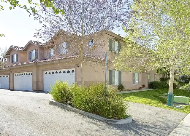 Photo of 597 Woodcrest Dr, Lake Elsinore, CA 92530
