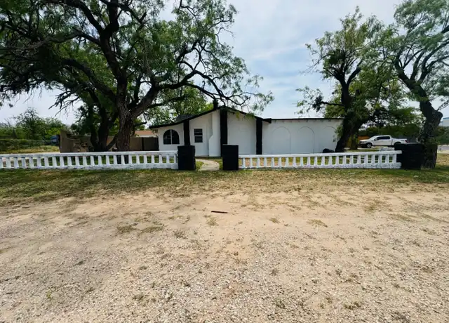 Property at 1920 Martin Luther King Blvd, San Angelo, TX, 76903, 3 beds, 2 baths, [object Object]