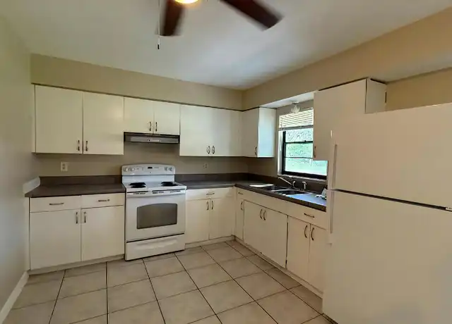Property at 1685 Shadow Ln, Englewood, FL, 34224, 2 beds, 1 bath, [object Object]
