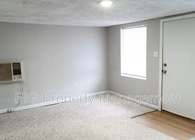 Property at 210 Clinton St, Harriman, TN, 37748, 1 bed, 1 bath, [object Object]