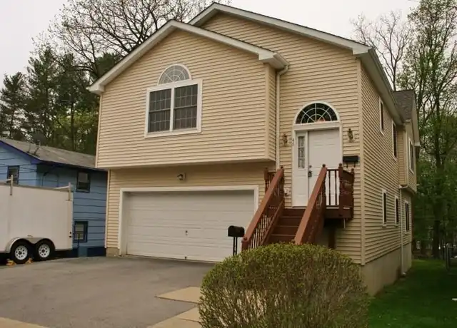 Property at 46 Commonwealth Ave, Middletown, NY, 10940, 3 beds, 2.5 baths, [object Object]