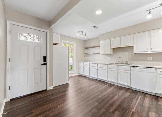 Photo of 503 Nebraska Cir Unit 1, Carol Stream, IL 60188
