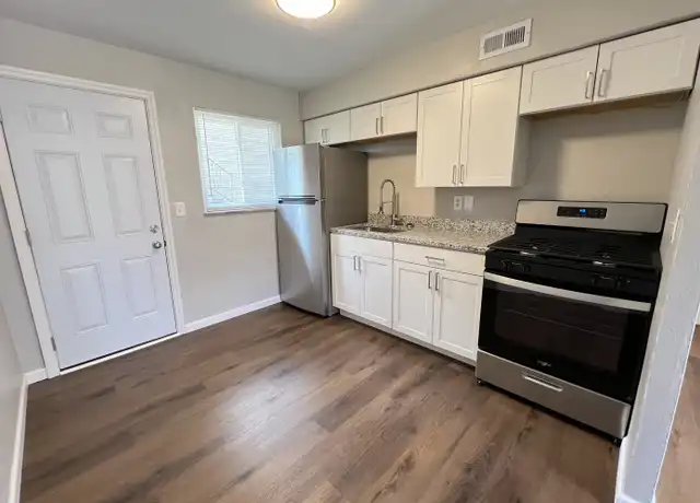 Property at 524 Rockdale Ave Unit 4, Cincinnati, OH, 45229, 2 beds, 1 bath, [object Object]