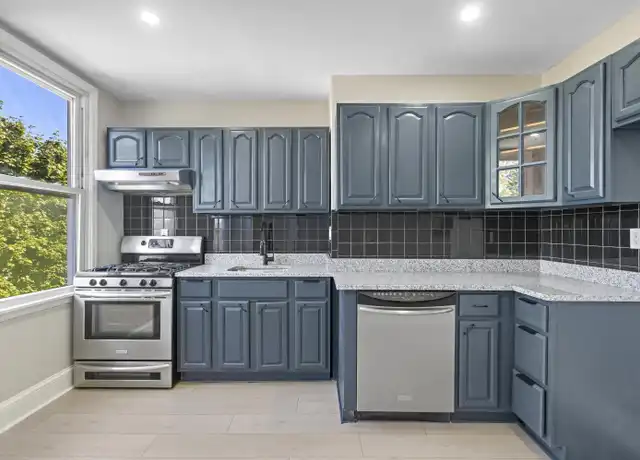 Property at 253 Halladay St, Jersey City, NJ, 07304, 3 beds, 1 bath, [object Object]