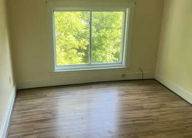 Property at 427 Essex St Unit 3, Bangor, ME, 04401, 2 beds, 1 bath, [object Object]