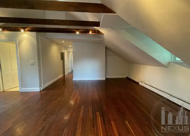 Property at 18 Oak St Unit 3, Providence, RI, 02909, 3 beds, 1 bath, [object Object]