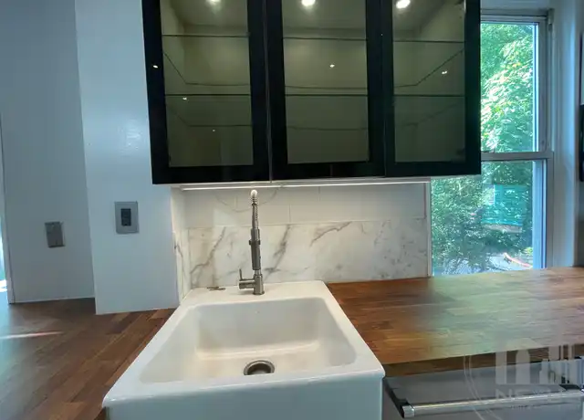 Property at 18 Oak St Unit 3, Providence, RI, 02909, 3 beds, 1 bath, [object Object]