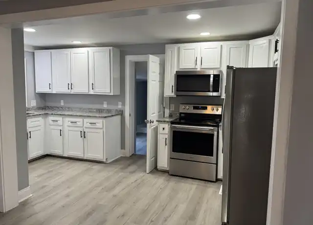 Property at 9 Hanover Ave, Sandston, VA, 23150, 6 beds, 2.5 baths, [object Object]