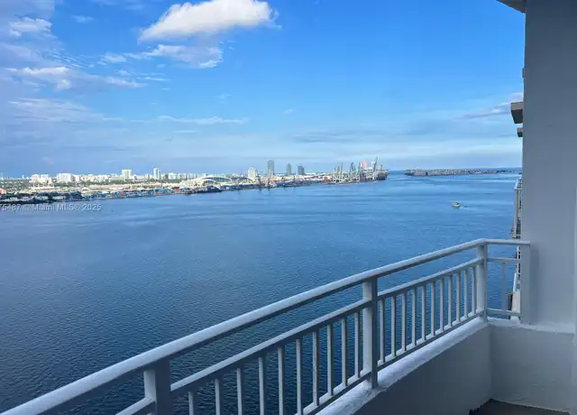 Property at 770 Claughton Island Dr #25, Miami, FL, 33131, 1 bed, 1 bath, [object Object]