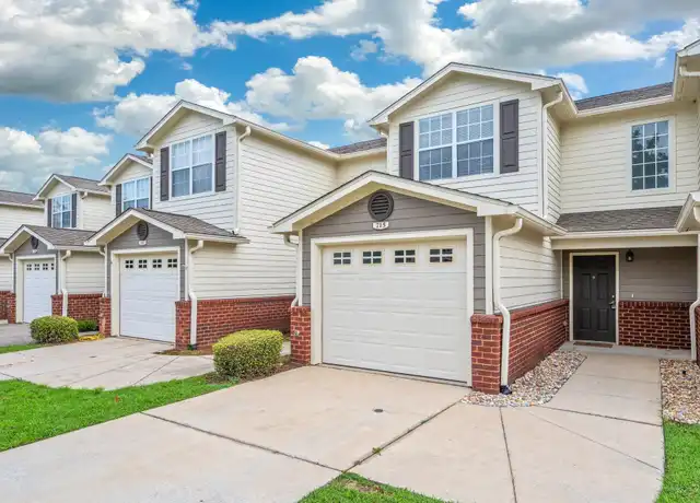 Property at 715 Majestic Dr, Crestview, FL, 32536, 2 beds, 2.5 baths, [object Object]