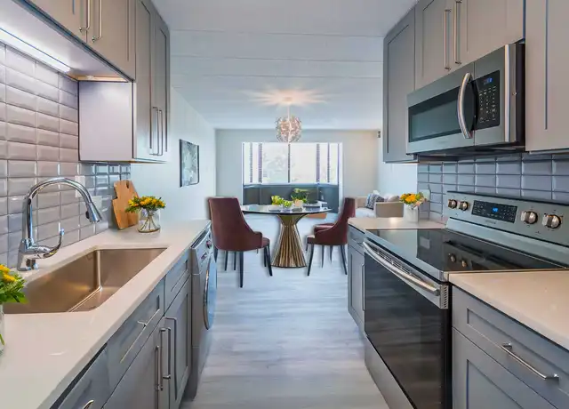 Property at 637 E Woodland Park Ave Unit 626-111, Chicago, IL, 60616, 1 bed, 1 bath, [object Object]