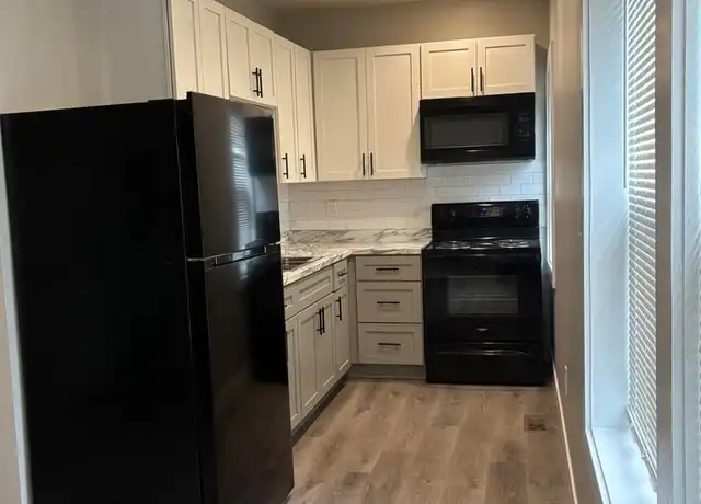Property at 7926 Lorain Ave Unit 4, Cleveland, OH, 44102, 1 bed, 1 bath, [object Object]