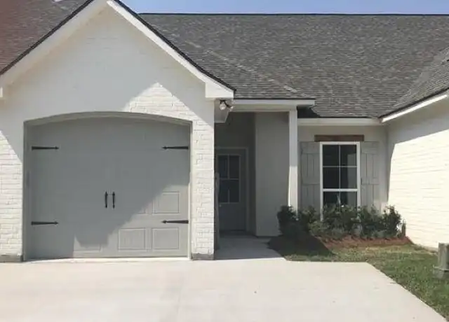 Property at 8138 Stonelake Ave, Baton Rouge, LA, 70820, 2 beds, 2 baths, [object Object]