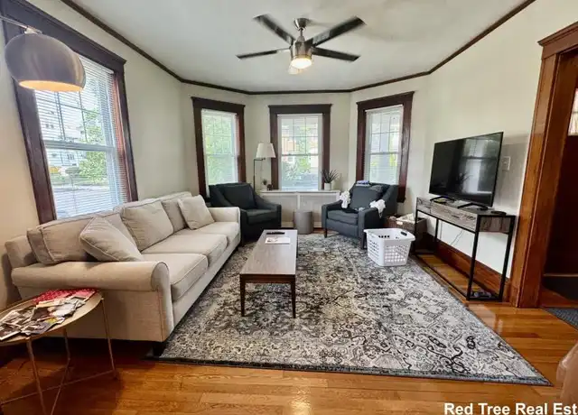 Property at 108 Redlands Rd, West Roxbury, MA, 02132, 2 beds, 1 bath, [object Object]