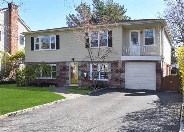 Property at 6 Dunes Ln Unit 2nd Fl, Port Washington, NY, 11050, 3 beds, 1 bath, [object Object]