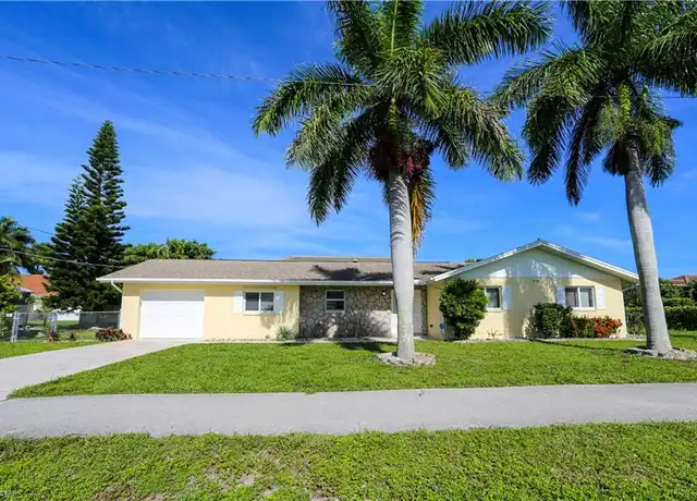 Property at 698 107th Ave N, Naples, FL, 34108, 4 beds, 3 baths, [object Object]