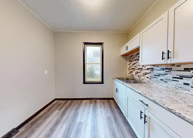 Property at 3236 W 33rd St Unit Down Front, Cleveland, OH, 44109, 1 bed, 1 bath, [object Object]