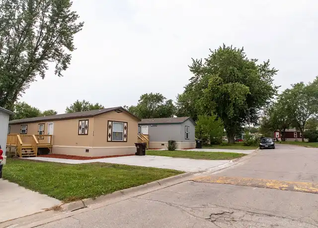 Property at Maple Grove - 2801 NW 1st St, Lincoln, NE, 68521, 2 beds, 2 baths, [object Object]