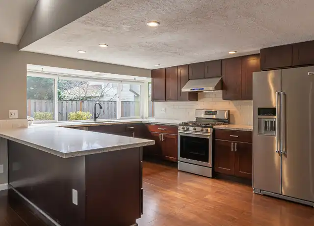 Property at 16800 NW Coburg Ln, Beaverton, OR, 97006, 3 beds, 2.5 baths, [object Object]