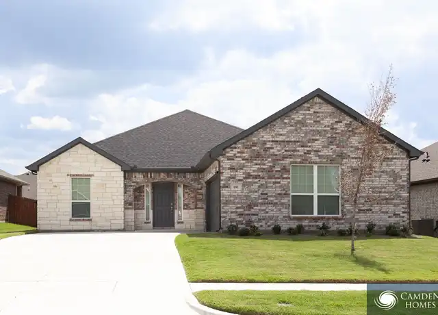 Property at 206 Hitching Post Rd, Red Oak, TX, 75154, 4 beds, 2 baths, [object Object]