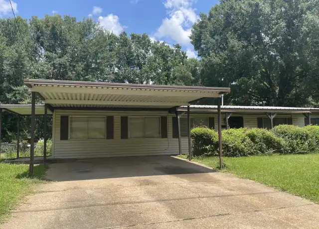 Property at 1090 Branch St, Jackson, MS, 39212, 4 beds, 2 baths, [object Object]