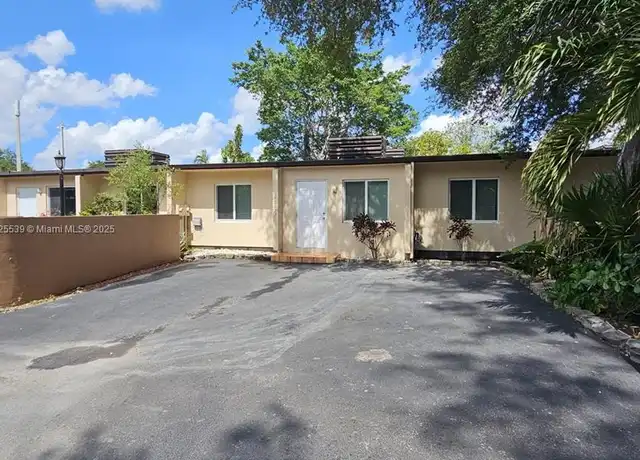 Property at 15027 Coconut Ct Unit 15027, Miami Lakes, FL, 33014, 2 beds, 2 baths, [object Object]