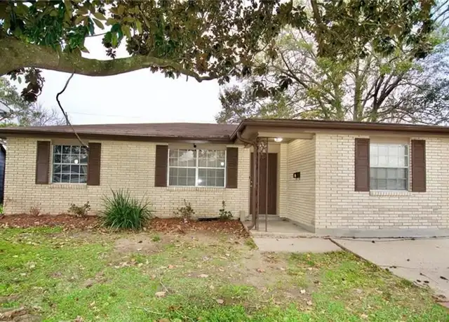 Property at 3805 E Louisiana State Dr, Kenner, LA, 70065, 3 beds, 2 baths, [object Object]