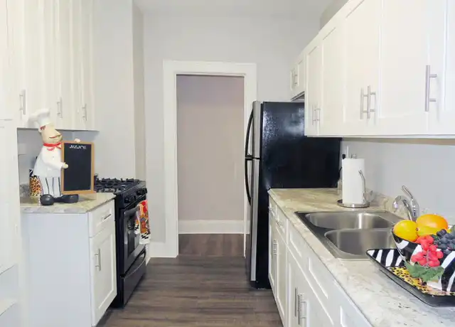Property at 3537 Bosworth Rd, Cleveland, OH, 44111, 1 bed, 1 bath, [object Object]
