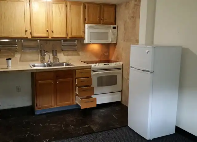 Property at 126 S Franklin St Unit 126-LL6, Madison, WI, 53703, 1 bed, 1 bath, [object Object]