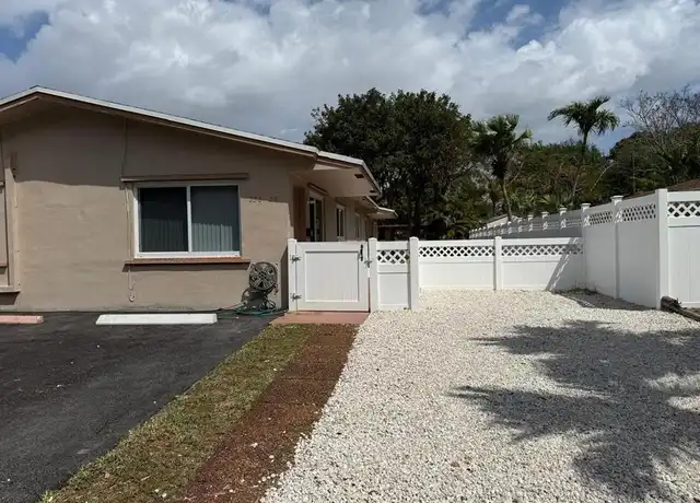 Property at 238 SW 7th St, Dania Beach, FL, 33004, 3 beds, 2 baths, [object Object]