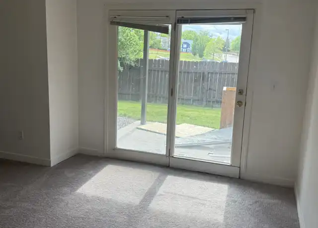 Property at 18806 E Saratoga Cir, Aurora, CO, 80015, 3 beds, 1 bath, [object Object]