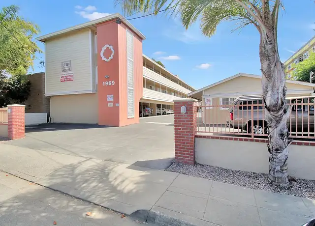 Photo of 1969 Latham St, Mountain View, CA 94040
