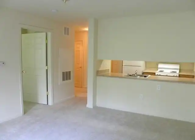 Property at 7608 Forest Hill Ave, Richmond, VA, 23225, 1 bed, 1 bath, [object Object]