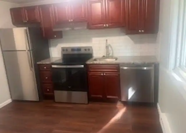 Property at 680 Washington St Unit 3, Walpole, MA, 02081, 2 beds, 1 bath, [object Object]