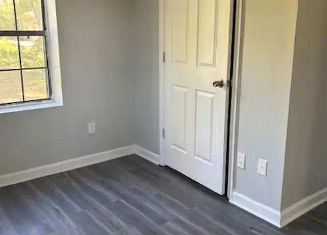 Property at 1737 S M L King Jr Blvd, Tallahassee, FL, 32301, 3 beds, 1 bath, [object Object]
