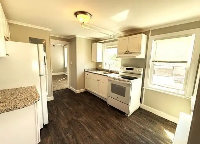 Property at 324 Cabot St Unit 2R, Beverly, MA, 01915, 1 bed, 1 bath, [object Object]