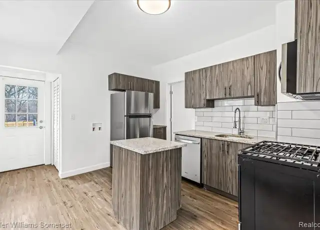 Property at 6093 Vermont St Unit 6093 Vermont U-A, Detroit, MI, 48208, 2 beds, 1 bath, [object Object]
