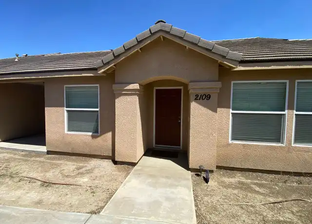 Property at 2109 Bella Oaks Dr, Tulare, CA, 93274, 3 beds, 2 baths, [object Object]