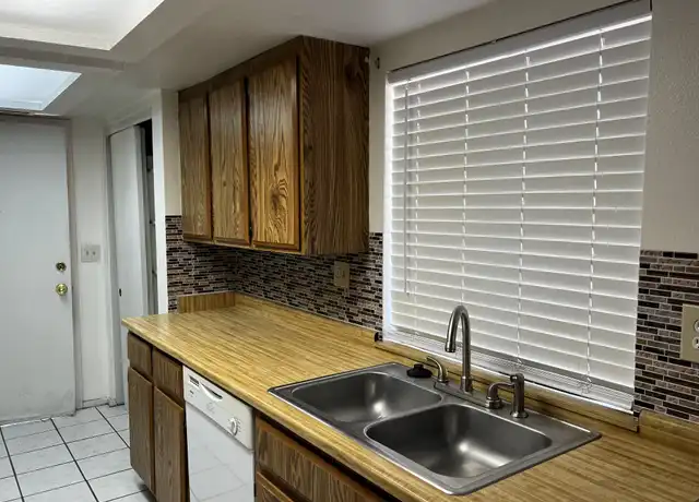 Property at 10407 N 11th Pl #1, Phoenix, AZ, 85020, 2 beds, 1 bath, [object Object]